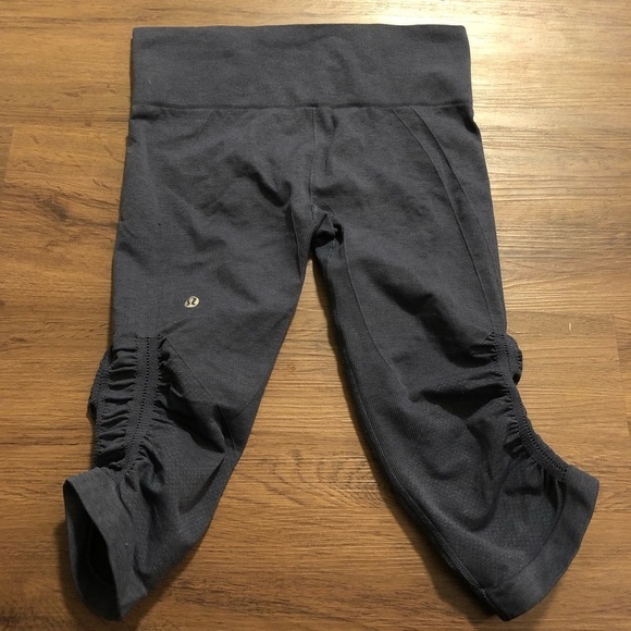 LULULEMON In The Flow Crop Legging Seamless Active Pant Heathered Inkwell 6 Blue - Picture 5 of 7